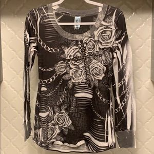 Gorgeous Woman’s Long Sleeve T-Shirt 🖤